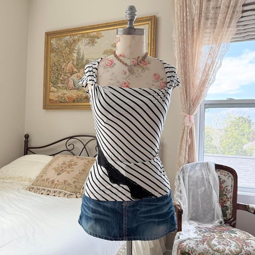 Y2K Bebe black white striped lace trim top size medium